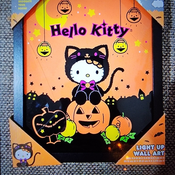 NWT Adorable Hello Kitty Halloween LED Light up Canvas! 🐈‍⬛🎃 - Picture 2 of 3